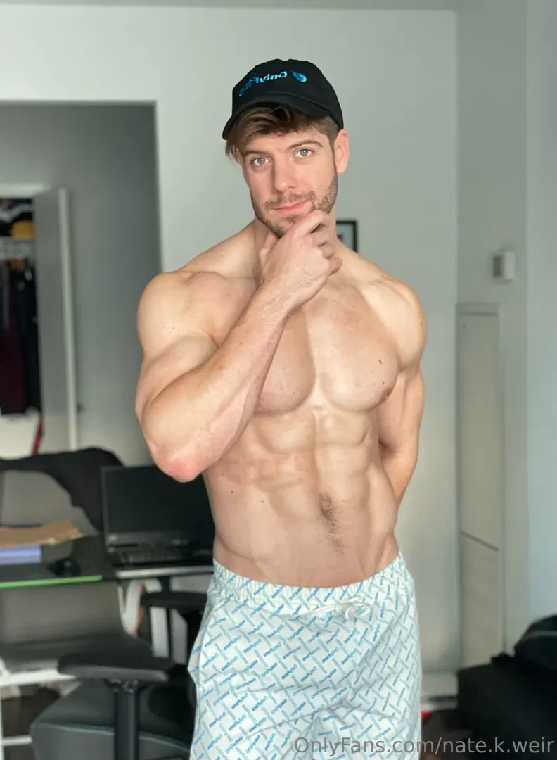 Nate.k.weir's provocative pose