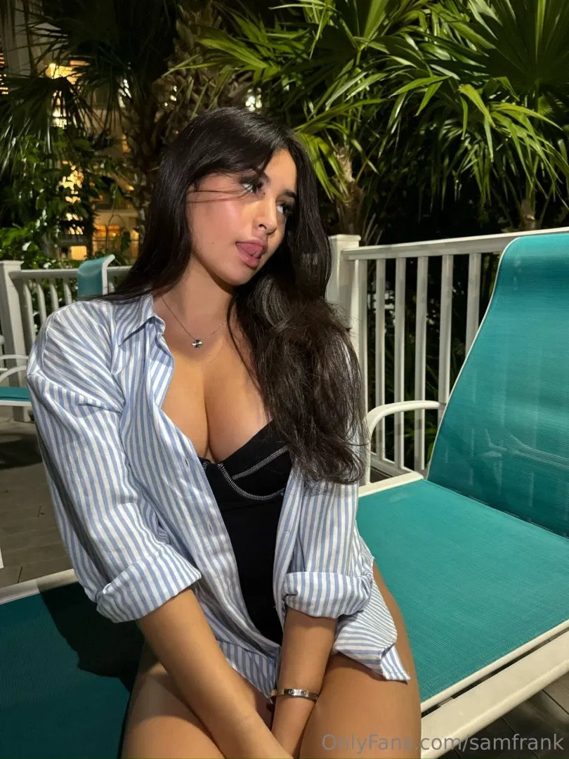 Samantha Frank close-up in a seductive moment