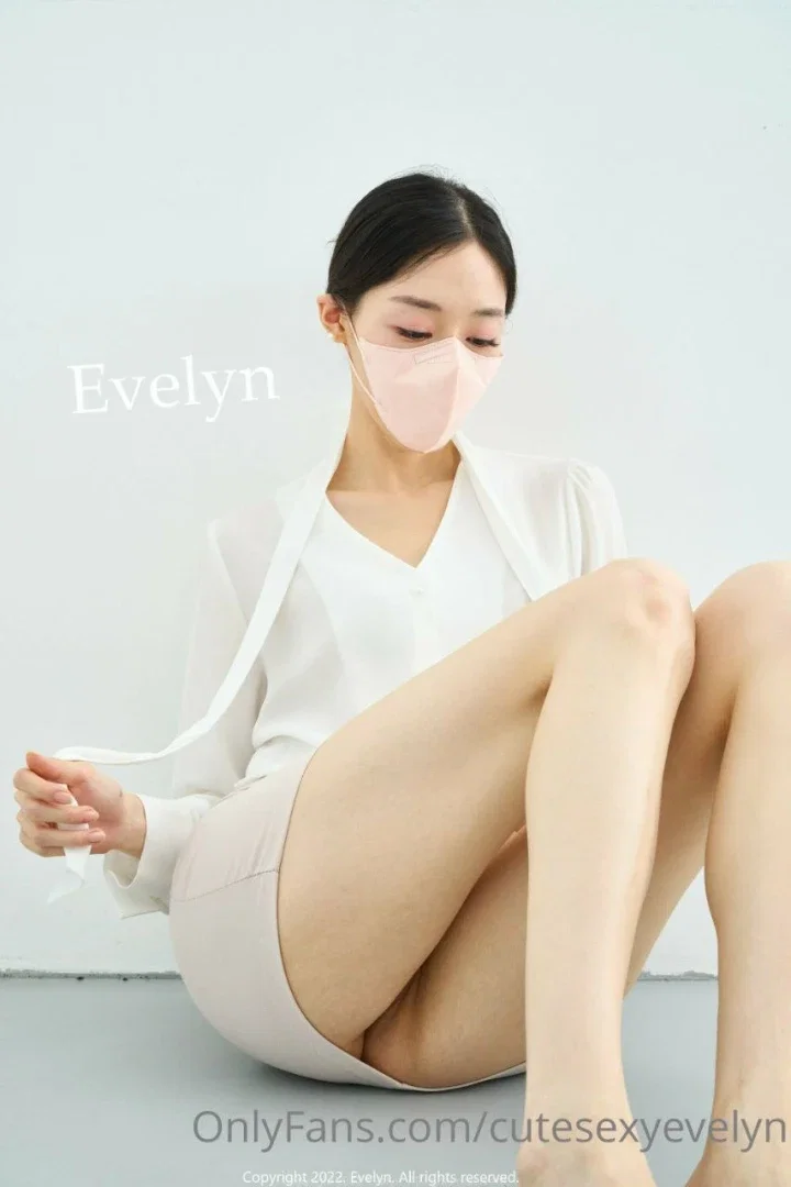 cutesexyevelyn