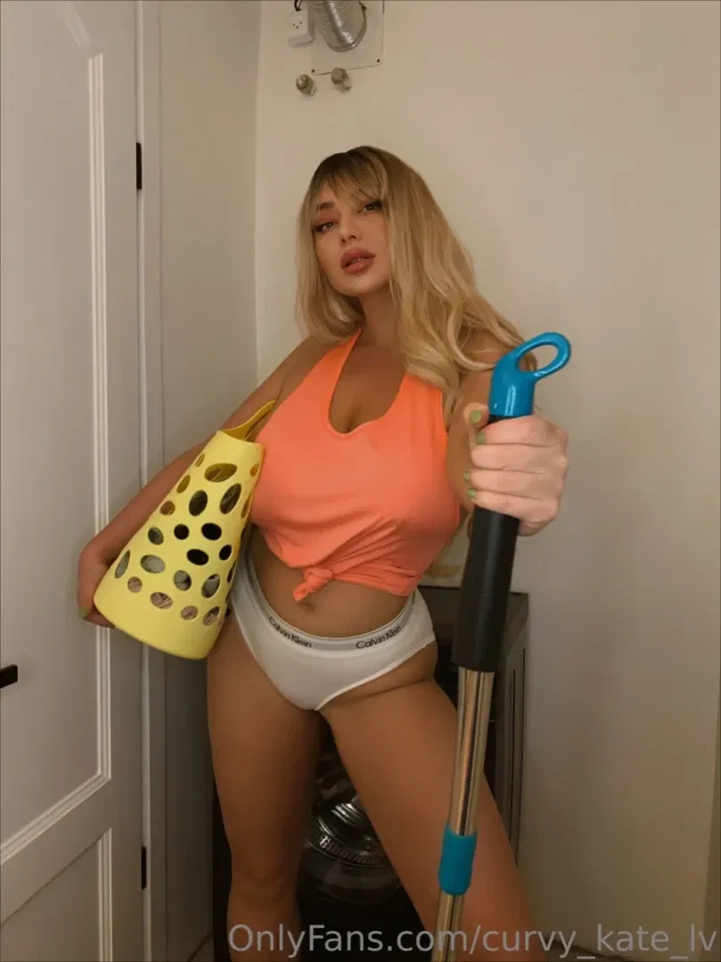 Nude leak of Curvy Kate