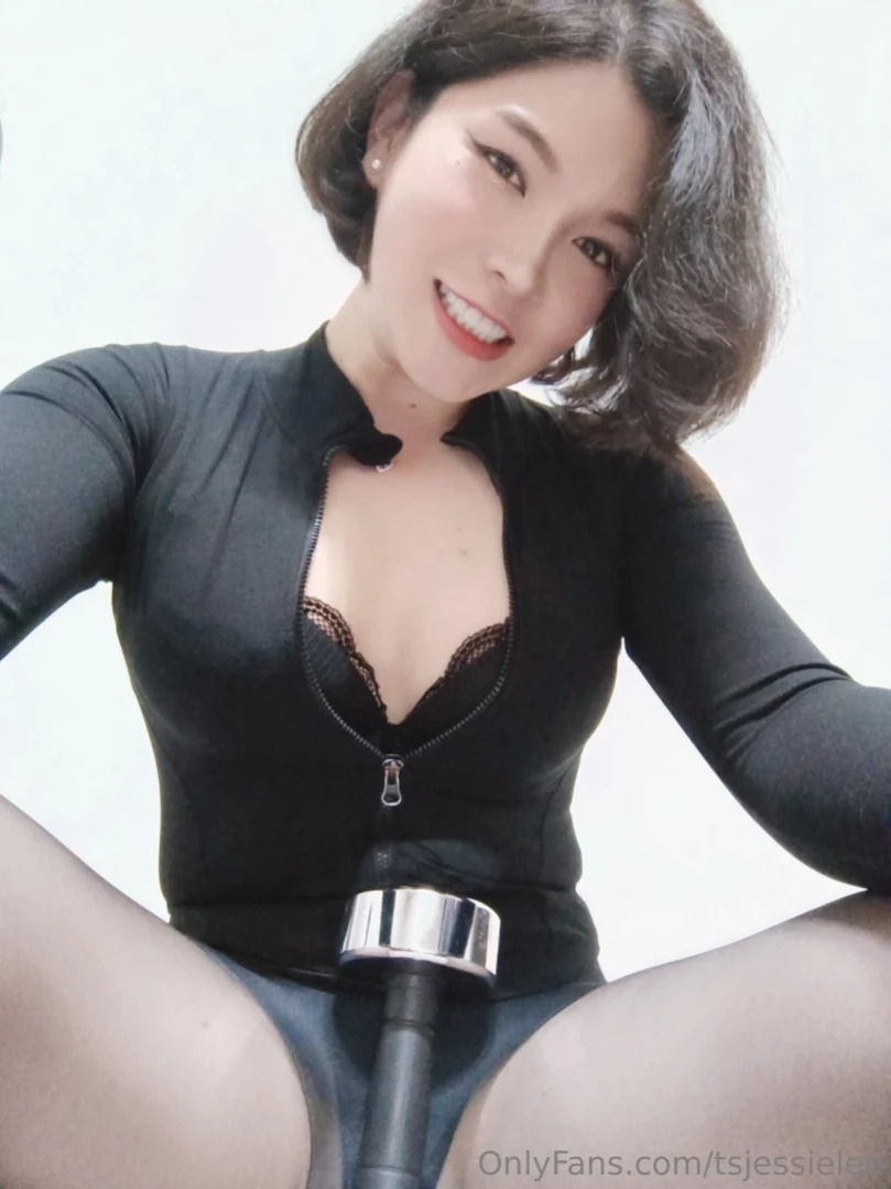 Jessie Lee's gentle smilepromise of pleasureeyes full of secrets