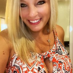 💋 🍒Busty Brooke🍒 ( brooke_lovelydd ) model OnlyFans on Leakedzone
