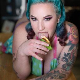 💋 Laur the Kinky Baker ( laur_zombi ) model OnlyFans on Leakedzone