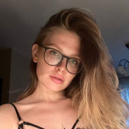 💋 𝓜𝓲𝓵𝓪𝓷𝓪 𝓦𝓮𝓽 💦 ( milana_natural ) model OnlyFans on ...
