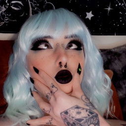 Goth M0mmy Lilli | big tiddy goth m¡lf