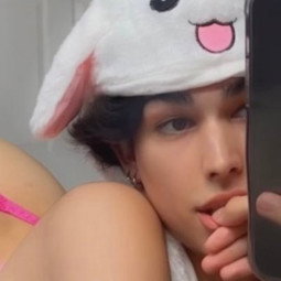 💋 bella 💗 ( pinkboochie ) model OnlyFans on Leakedzone